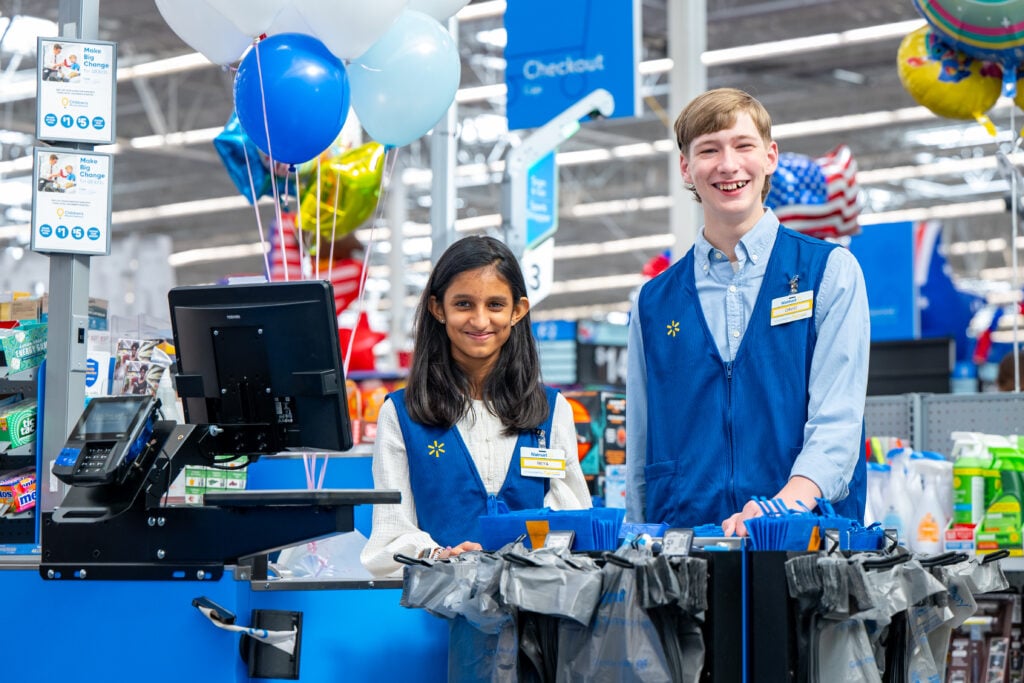 photo of Walmart employees with Children's Miracle Network balloons